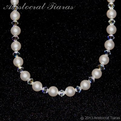 Lady Aurelia handmade Swarovski pearls necklace picture 3