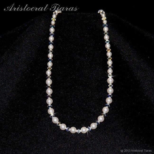 Lady Aurelia handmade Swarovski pearls necklace